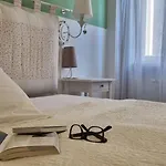 Stay Bergamo בית הארחה