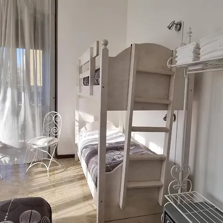 Stay Bergamo בית הארחה 2*